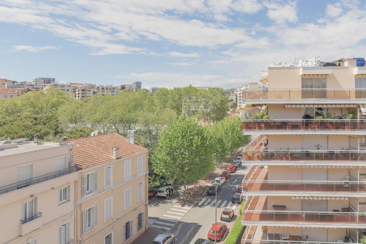 Immogroom - 2 Br- Bright - Terrace - Wifi - Air Conditioning Cannes Luaran gambar