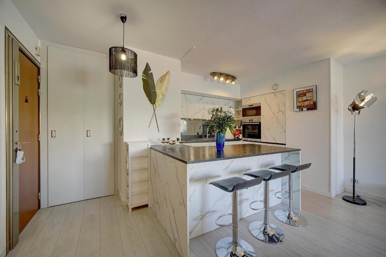 Immogroom - 2 Br- Bright - Terrace - Wifi - Air Conditioning Cannes Luaran gambar