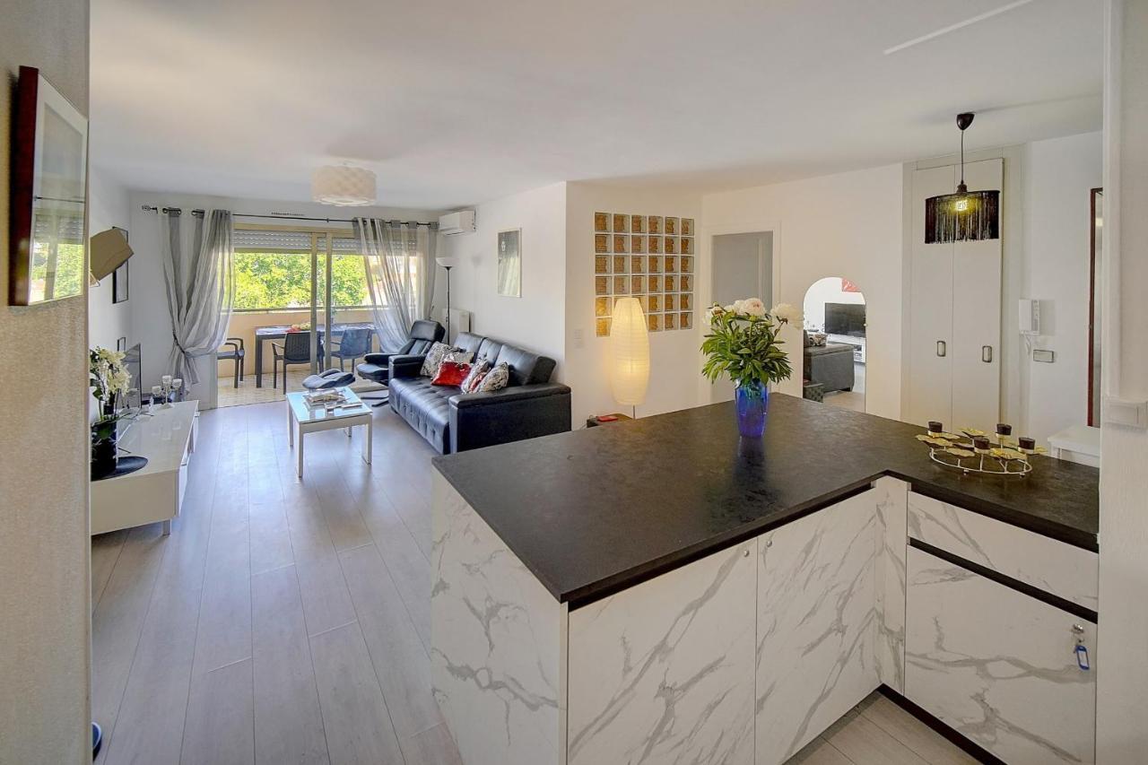 Immogroom - 2 Br- Bright - Terrace - Wifi - Air Conditioning Cannes Luaran gambar